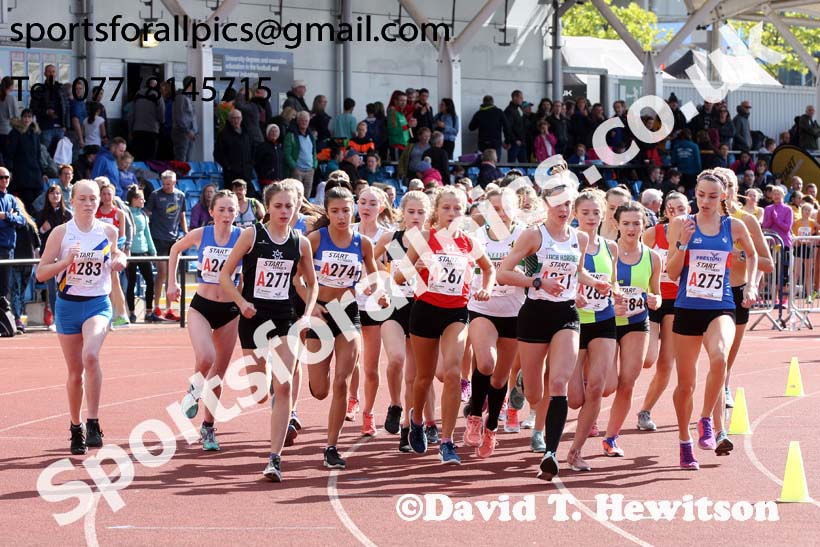Womens under-17s  Northern 3 Stage Road Relay, SportsCity, Manchester. Photo: David T. Hewitson/Sports for All Pics